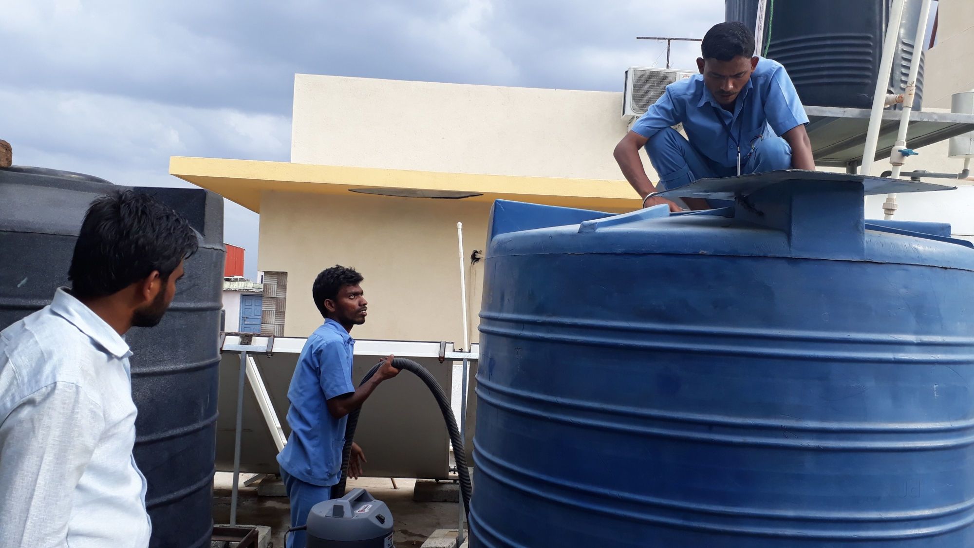 water tank cleaning services dubai
